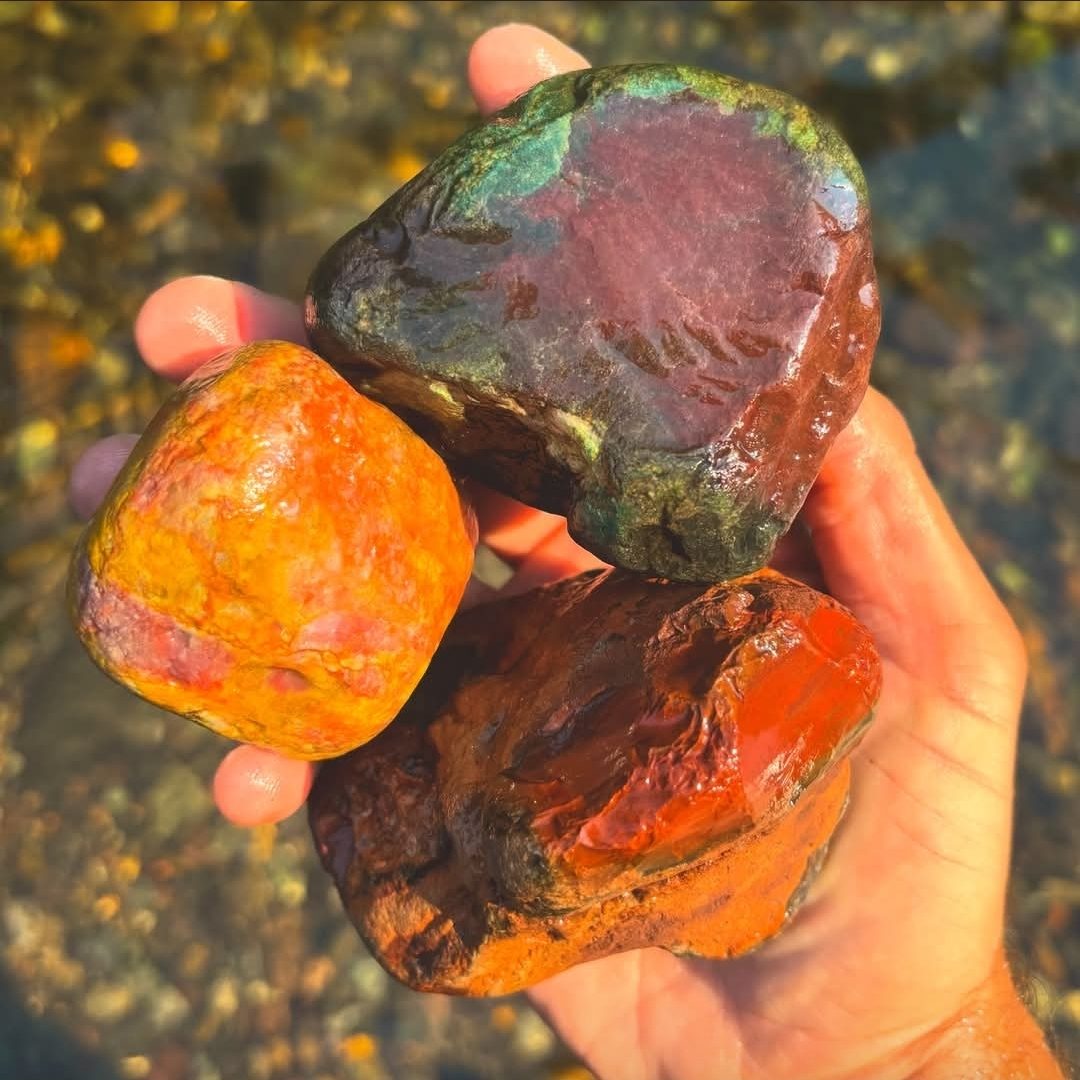 Selected rough lapidary material